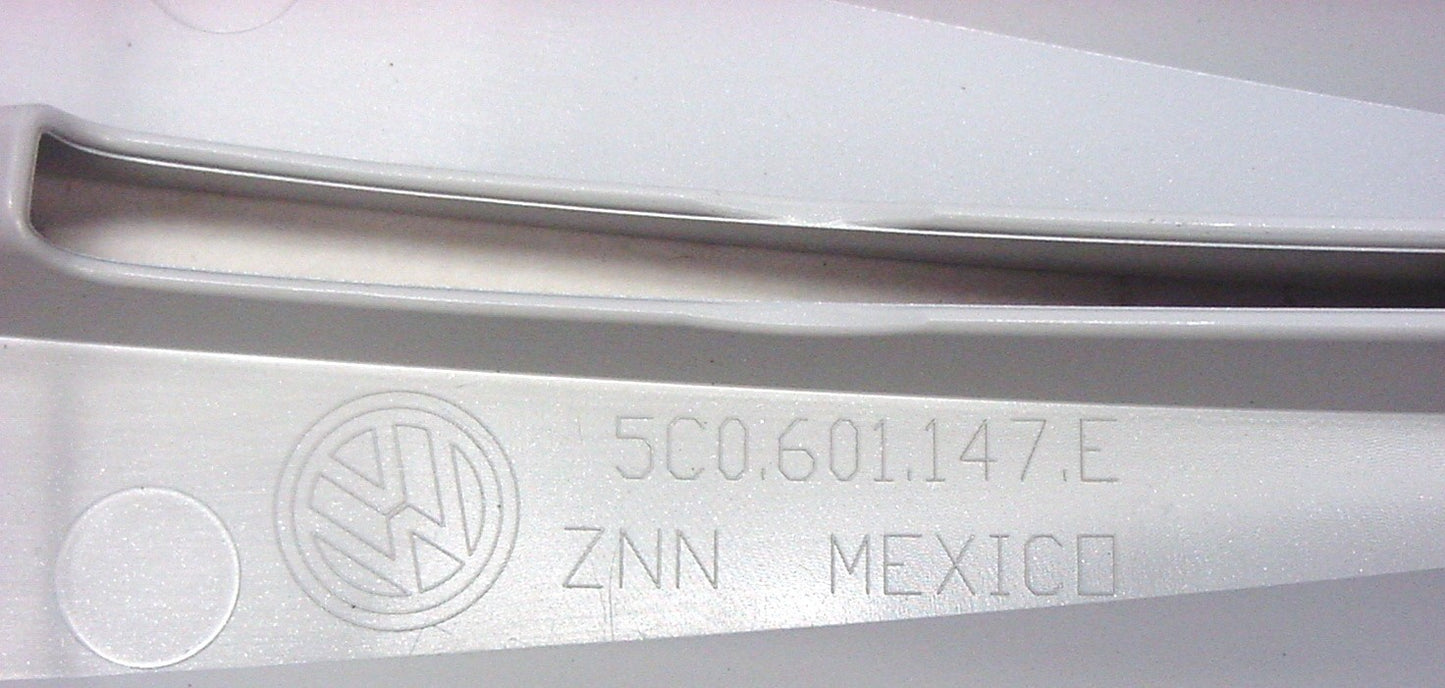 Genuine OEM VW Hubcap Jetta 2015-2018 Wheel Cover fits 16" wheel, **Broken Tab**