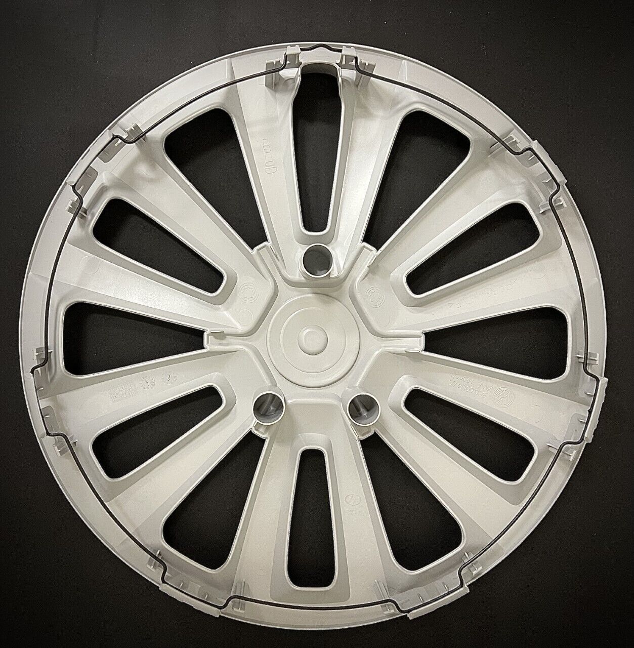 New Genuine OEM VW Hubcap Beetle  & Convertible 2012-2019 Cover fits 16" wheel