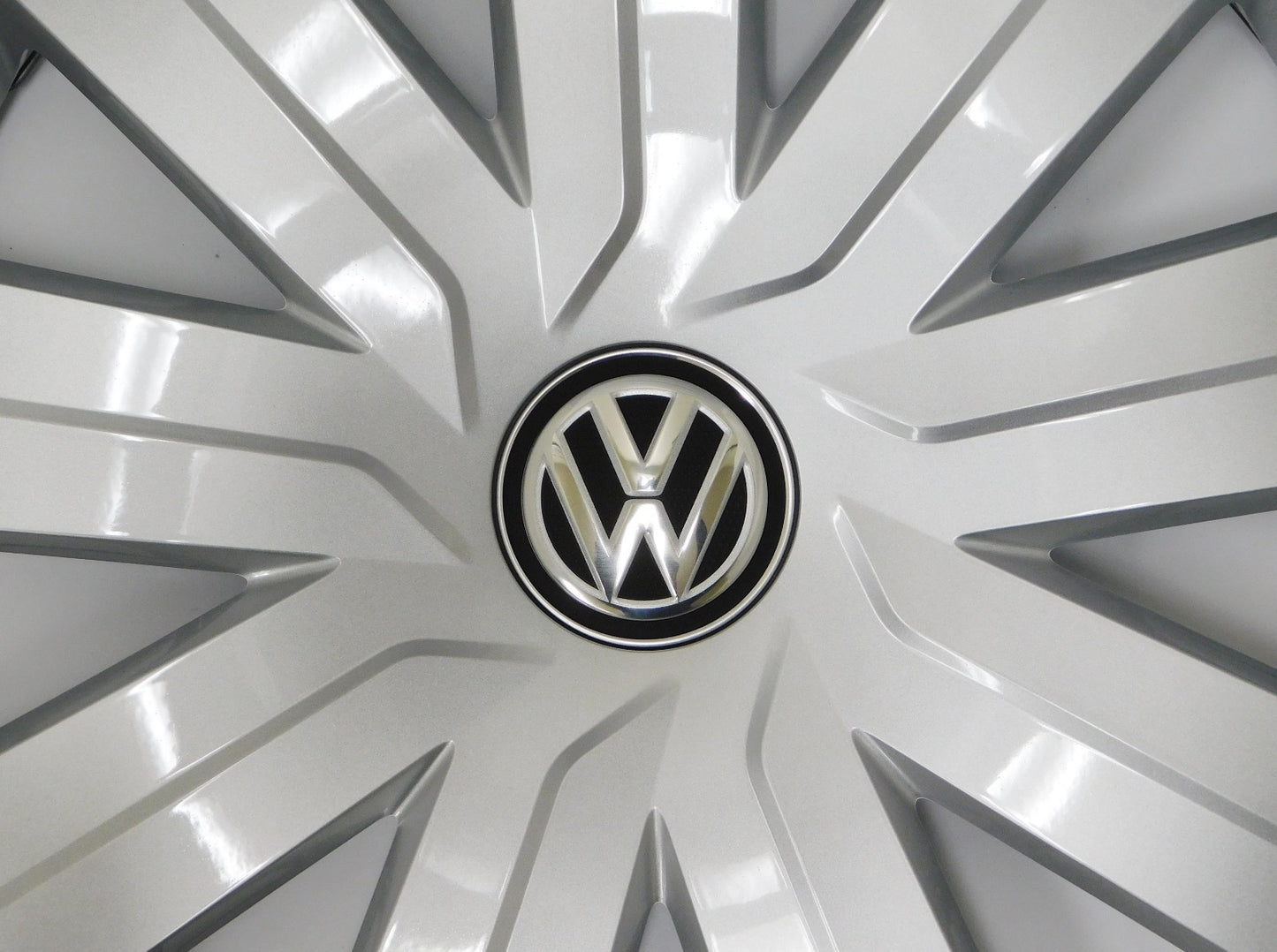New Genuine OEM VW Hubcap Jetta 2015-2018 9-spoke Wheel Cover fits 15" wheel R15
