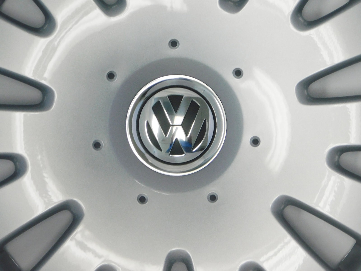 New Genuine OEM VW Hubcap Jetta Rabbit 2005-2010 14-spoke Cover fits 16" wheel