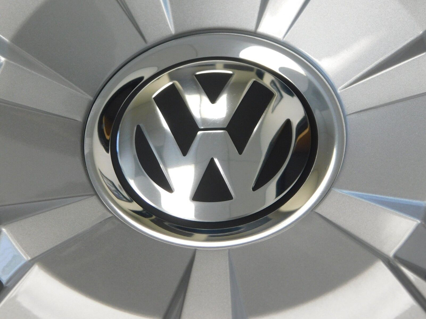 Genuine OEM VW Hubcap Jetta-Sedan 2011-14 Cover fits 16" wheel BrokenMountingTab