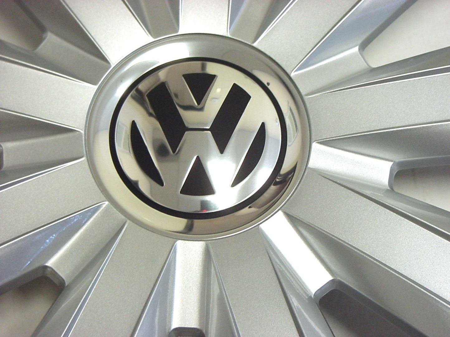 Genuine OEM VW Hubcap Jetta-Sedan 2011-2014 Cover fits 15" wheel rim, Open Box