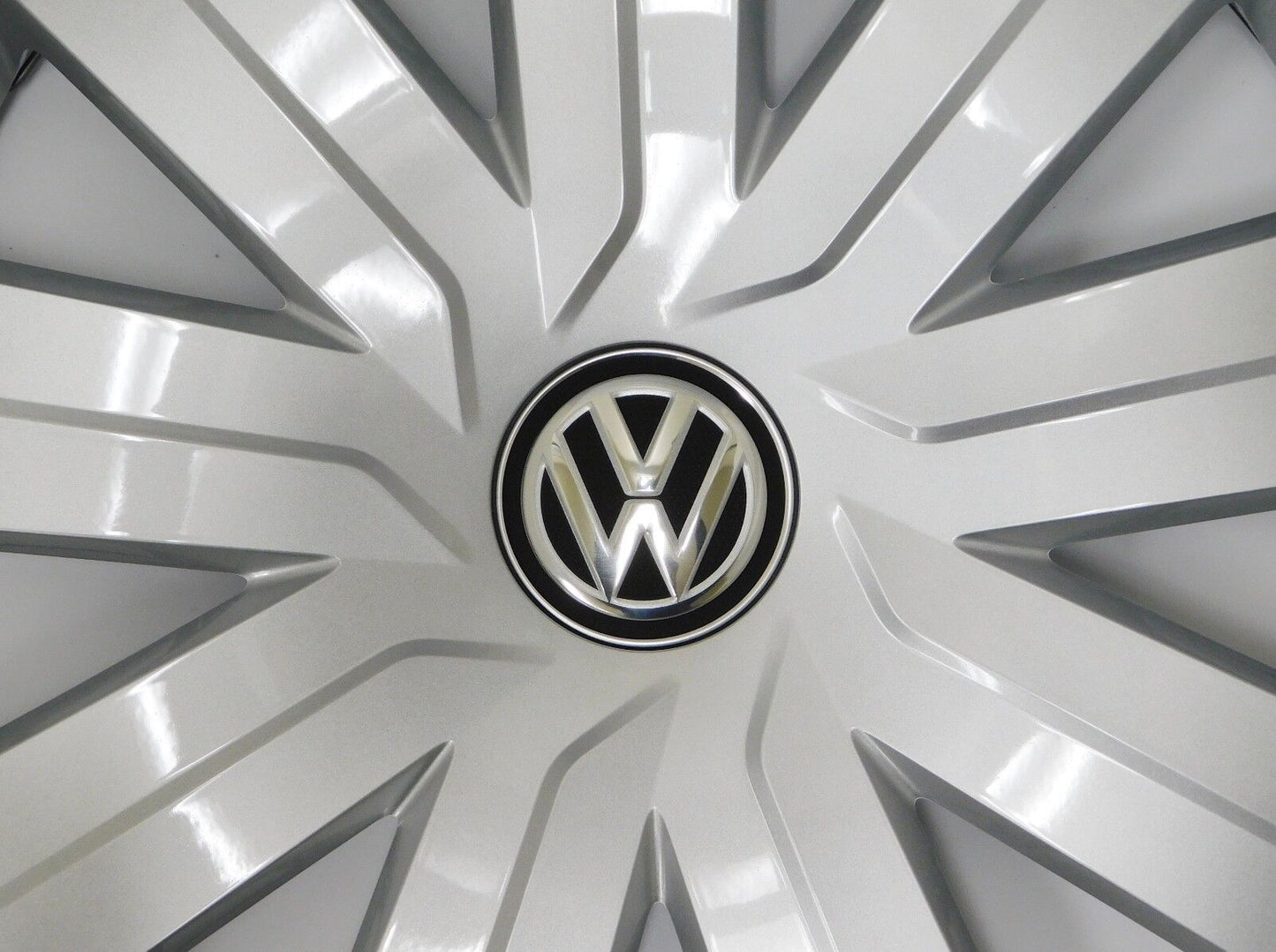 Genuine OEM VW Hubcap Jetta 15-16 9-spoke Cover fits 15"  - wheel Open Box Item